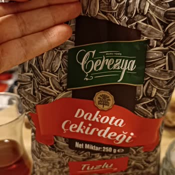 Çerezya Çekirdeğin İçinden Kabuklu Sümüklü Böcek Çıktı