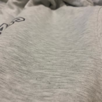 Mavi Sweatshirt Tüylenme