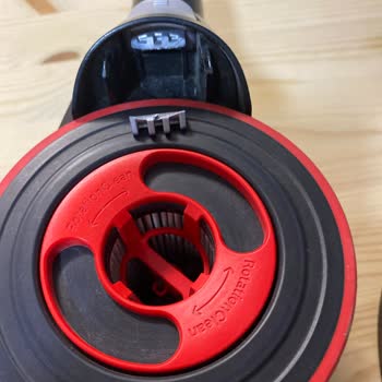 Bosch Seri 7 Dikey Süpürge Gri Plastik Parça Kırılması