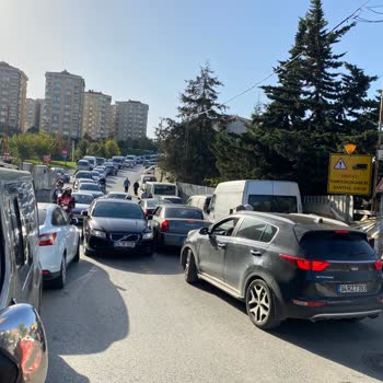 İBB - İstanbul Büyükşehir Belediyesi Yaya Kaldırımı Yok