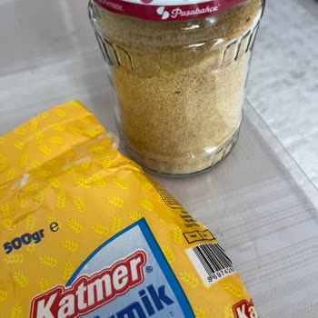 Katmer Un İrmik Ürününden Çıkan Böcekler