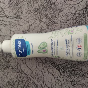 Mustela Bebek Şampuanı Göz Yakıyor