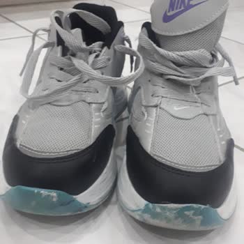 Yenisezonayakkabii (Instagram) 4 Gün Dayandı Değişimini İstedim Kabul Etmedi