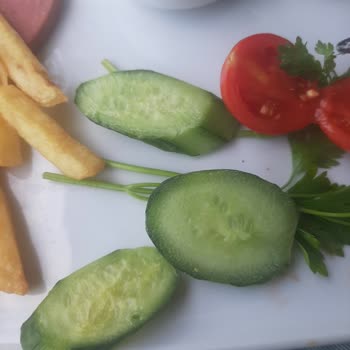 Selçuklu Sosyal Tesisleri Küçükçekmece Belediyesi Selçuklu Sosyal Tesislerinin Saçma Tutumu