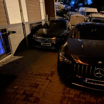 İBB - İstanbul Büyükşehir Belediyesi Kaldırımlara Araç Park Sorunu