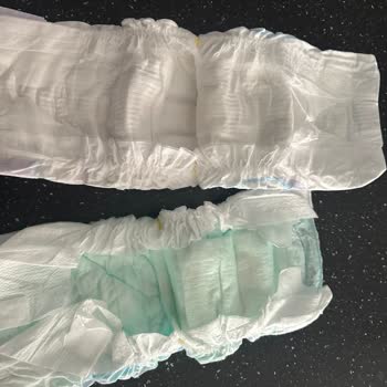 Molfix 6 Numara İçi Beyaz Bez Çok Aşırı İnce Ve Çok Çok Sızdırıyor