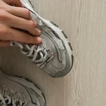 Skechers Kötü Ürettiği Ayakkabıların Arkasında Durmuyor