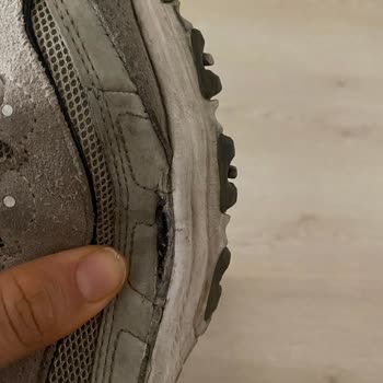Skechers Kötü Ürettiği Ayakkabıların Arkasında Durmuyor