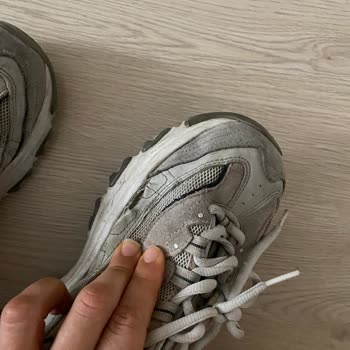 Skechers Kötü Ürettiği Ayakkabıların Arkasında Durmuyor