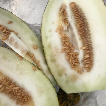 Tarım Kredi Kooperatif Market İzmir/Buca Kooperatif Ürün İade Kabul Edilmedi. Bozuk Kavun.