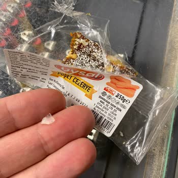 Carrefour SA Uysal Cezerye Cam Parçaları Çıktı