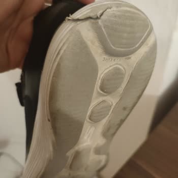Skechers Ayakkabı Kısa Sürede Tabanı Parçalandı