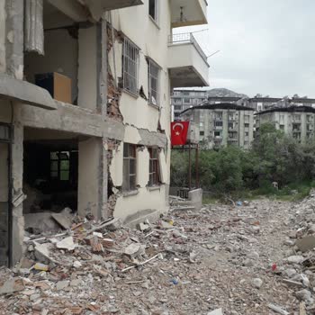 AFAD Hak Sahipliği (Yerinde Dönüşüm Projesi) Bodrum Katlar Ne Olacak?