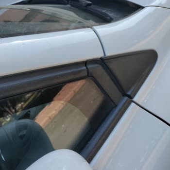 Window Lines on My Renault Clio 4 Broke Unexpectedly