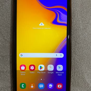 Samsung J4 Plus Ekran Kararması