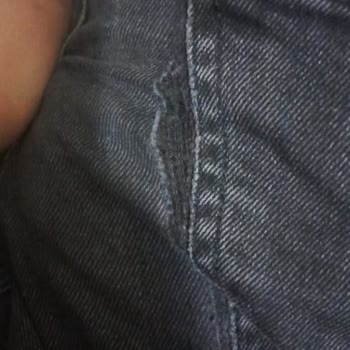 Mavi Marka Kot Pantolon Kendiliğinden Yırtılmış