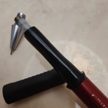 Faber Castell 1347 Versatil Kalemin Tutma Yerindeki Yağlanma Problemi