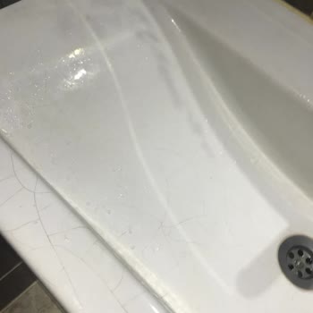 Cerastyle Lavabo Kötülüğü Çatlakları