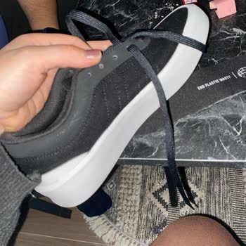 Adidas Ayakkabının İç Tabanında İğne Çıktı!