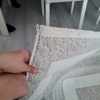 Erva Halı (Instagram: erva.hali) Yanlış Ve Defolu Ürün Gönderdiler İletişime Geçemiyorum