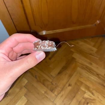 Eti Gıda Eti Benimo'nun İçinden Plastik İp Çıkması