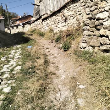 Bursa Büyükşehir Belediyesi Muhtarın İlgisizliği İşini İyi Yapıyor