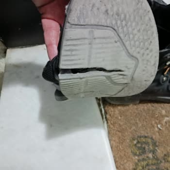 Slazenger Kısa Sürede Yırtıldı