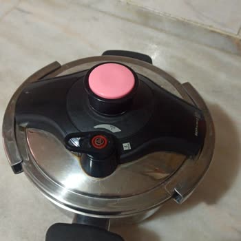 Korkmaz Mutfak Eşyaları  Düdüklü Tencere Lastik Bulamama