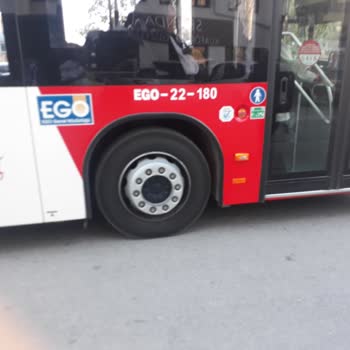 EGO Genel Müdürlüğü Önlerde Oturan Gençlerin Kaldırılması