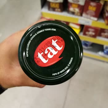 Tat Gıda Turşu İçinde Sinek