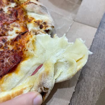 Domino's Pizza Şubesinden Aldığımız Pizzalarda Sorun Yaşıyoruz