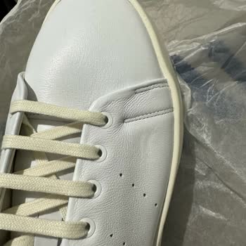 Adidas'ın Defolu Ürün Göndermesi