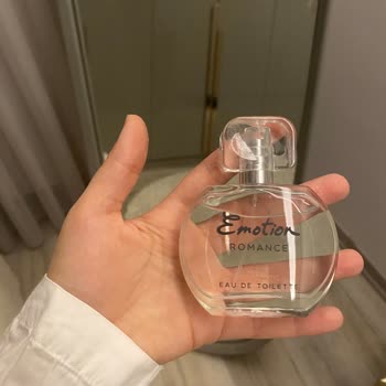 Emotion Aldığım Ürünler Orijinal Değil Hatta Biri Bozuk.