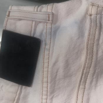 Levis Kot Boya Atması