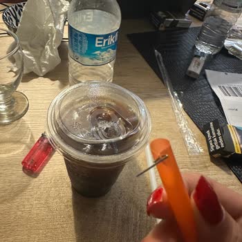 Boston Donuts Pipetten İğne Çıktı