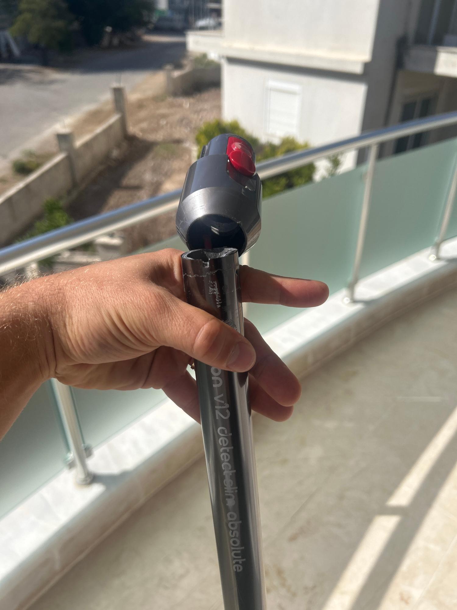 Warranty Issues and Missing Parts for my Dyson V12 Vacuum Xolvie