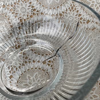 Lav Cam Saklama Kabı Çatladı