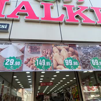 Halkın Kuruyemiş İstanbul Gaziosmanpaşa Pazariçi Bayat Ürün Satıyor