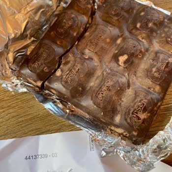 Nestle Bozuk Çikolata - Eriyip Donmuş Bayat Çikolata