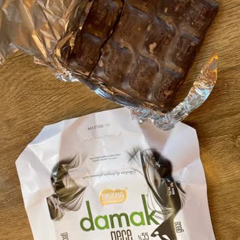 Nestle Bozuk Çikolata - Eriyip Donmuş Bayat Çikolata