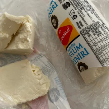 Migros Taciroğlu Tulum Peyniri İçinden Kıllar Çıktı