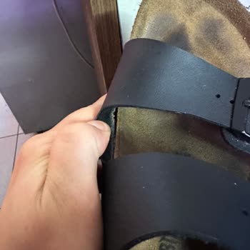Birkenstock Terlik Yanları Açılması Ve Mantarın Simsiyah Olması