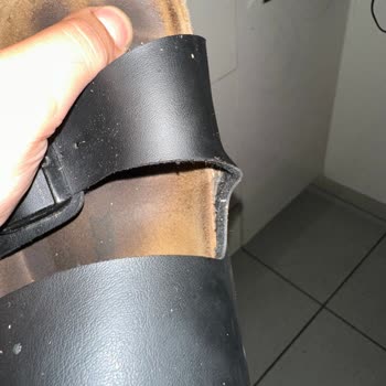 Birkenstock Terlik Yanları Açılması Ve Mantarın Simsiyah Olması