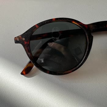 Antalya Terracity İzipizi Mağazasından Aldığım Gözlükte Soyulma Sorunu