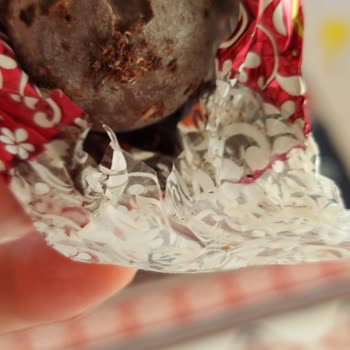 Migros Bonart Kurtlu Çikolata Satıyor