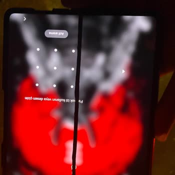 Samsung Telefon Galaxy Z Fold 4 İç Ekran Kırılmasının Arkasında Durmaması