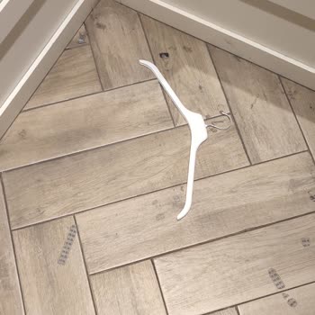 Elazığ Elysium AVM DeFacto Erkek Kabinlerinin Hali İçler Acısı.