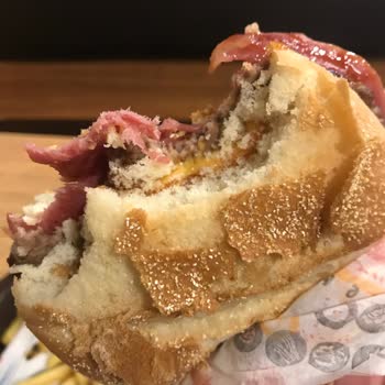 Burger King Bayat Ekmek Kullanımı