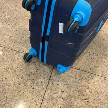 Azal Havayolları Azal Kırılmış Valizimle İlgili Bana Dönüş Yapmıyor