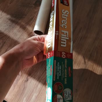 Koroplast Kırmızı Lekeli Streç Film